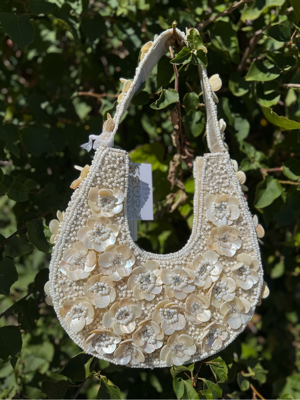 NWT Made in India Flower Floral Seashell Shells Pearl White Shoulder Beaded Bag
